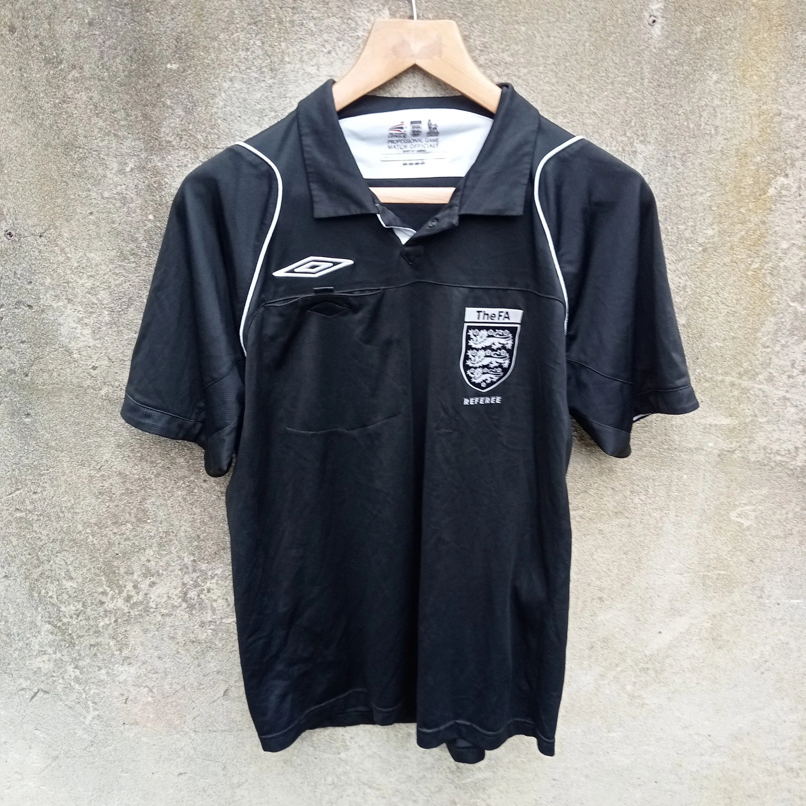 English FA black Ref football referee shirt , jersey, Mens Large