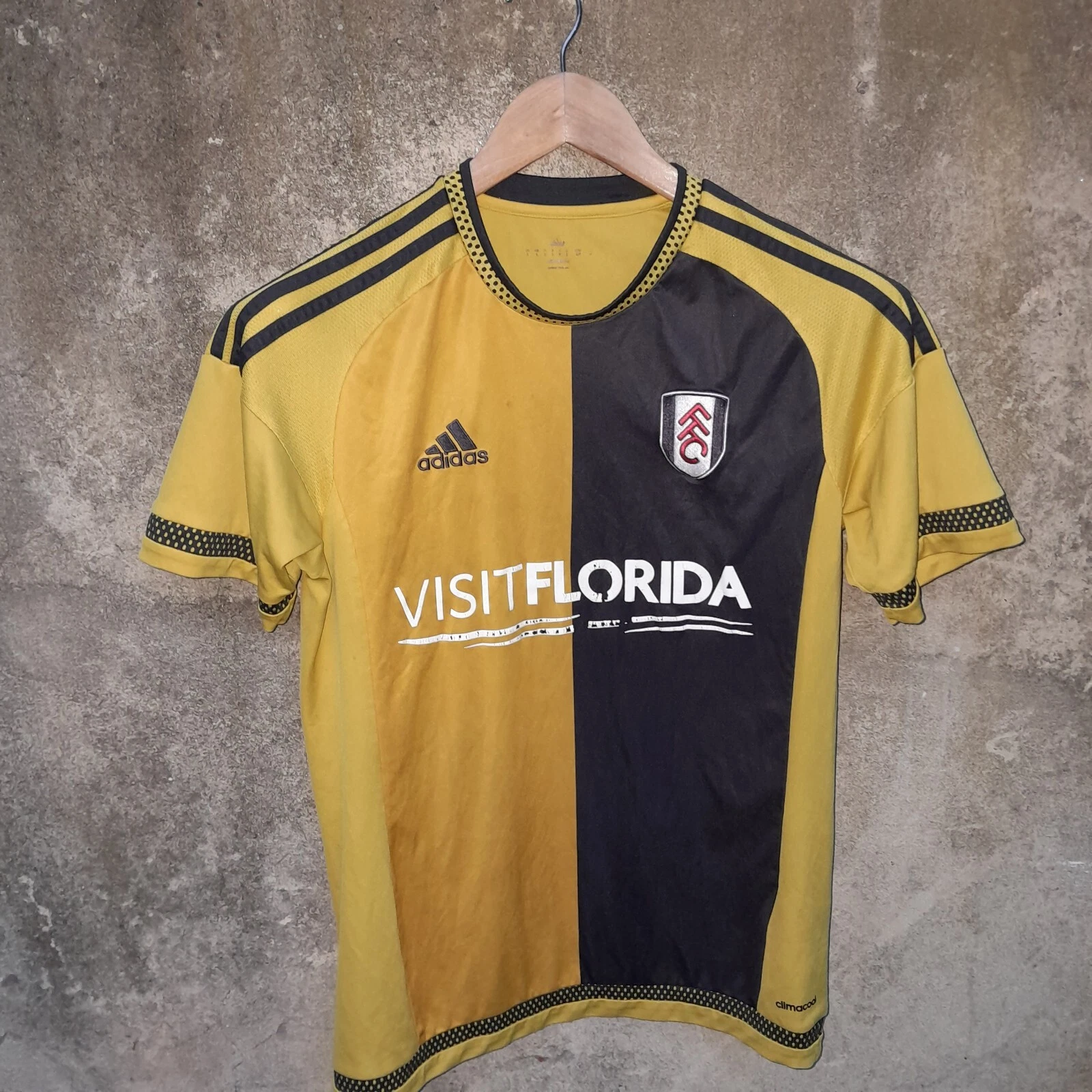 Fulham 2015-16 away football shirt / jersey. Small mens.