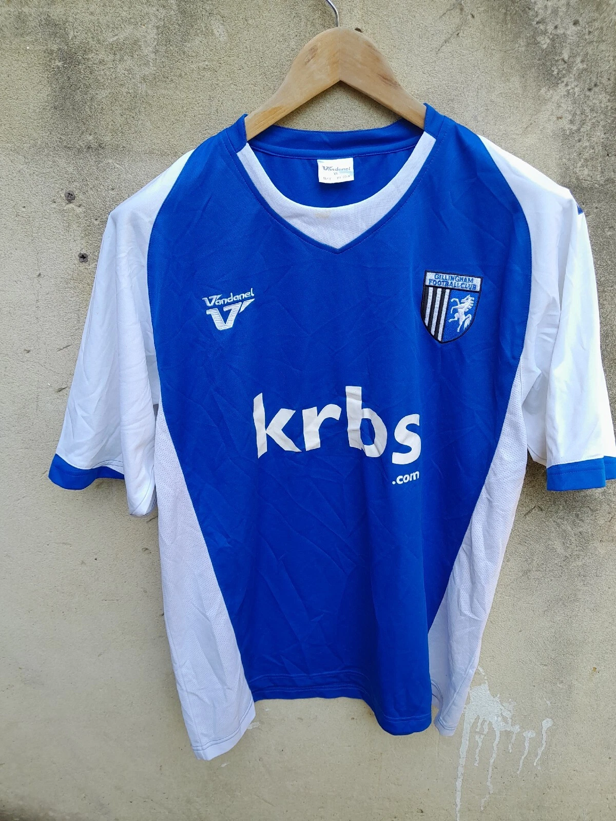 Gillingham 2009-10 home football shirt / jersey. XL mens