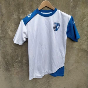 Gillingham training football shirt / jersey. Small mens.