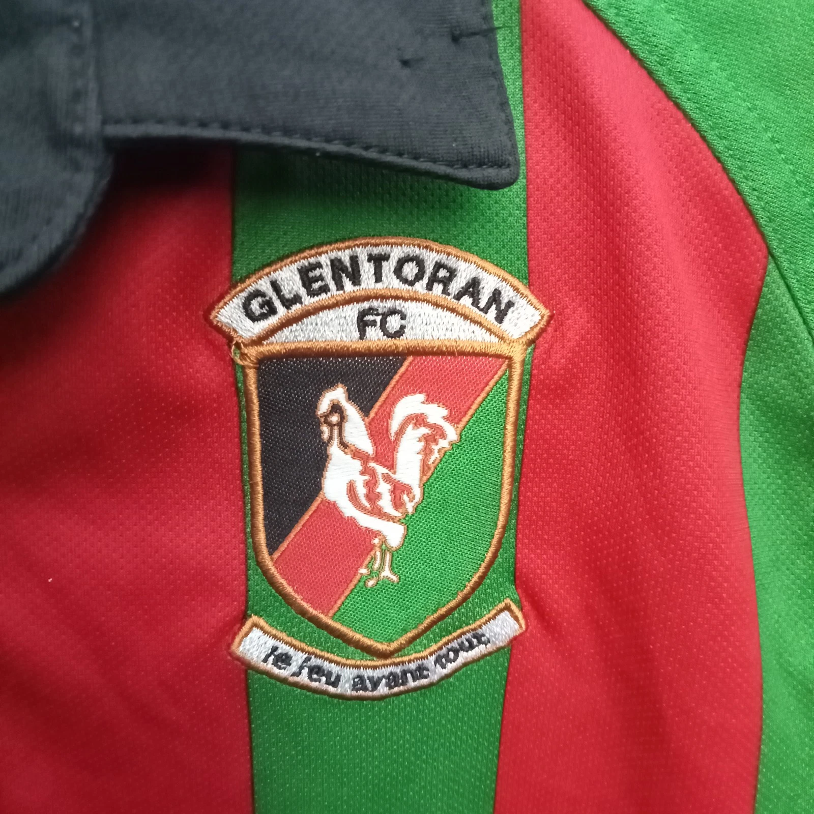Glentoran 2010-11 Home football shirt | jersey, Boys XL - Image 3