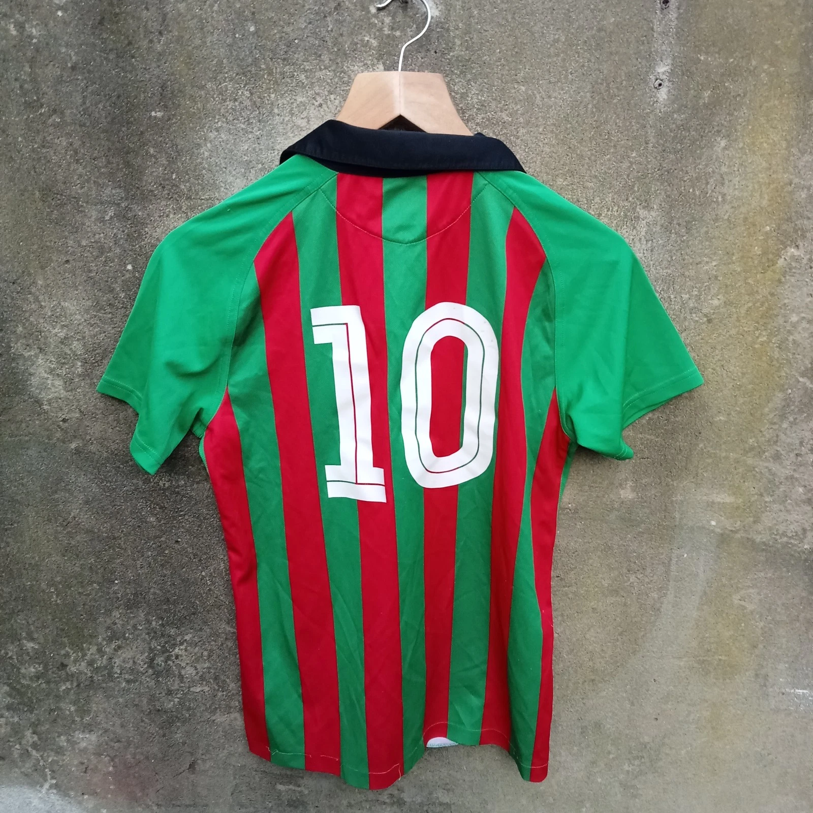 Glentoran 2010-11 Home football shirt | jersey, Boys XL - Image 6