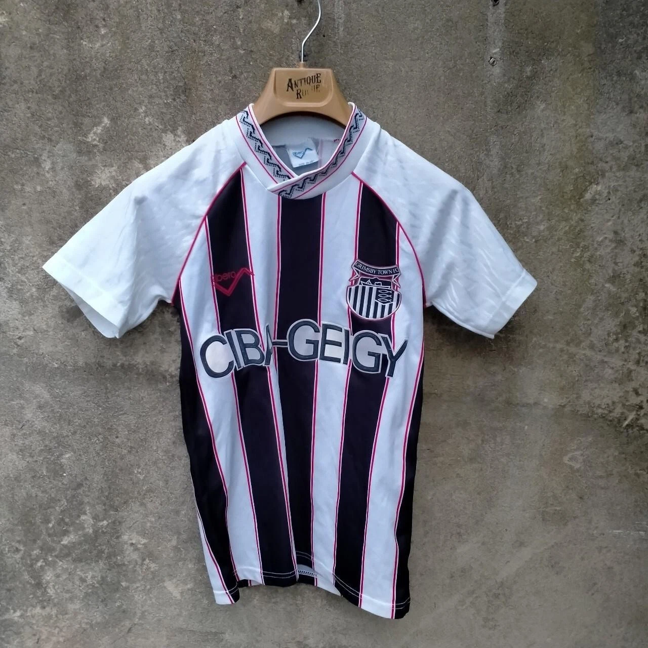 Grimsby Town 1991-92 home football shirt / jersey. Medium boys, Ribero