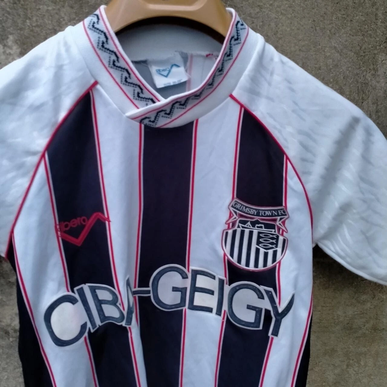 Grimsby Town 1991-92 home football shirt / jersey. Medium boys, Ribero - Image 2