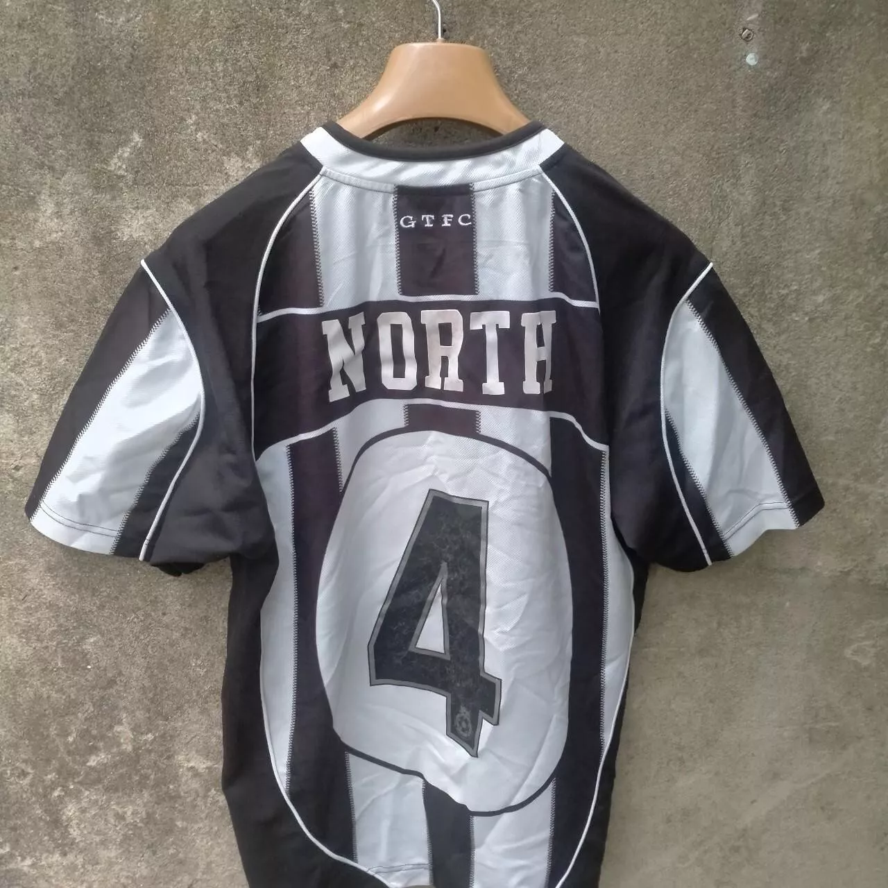 Grimsby Town 2003-04 home football shirt/ jersey. Small mens - Image 3