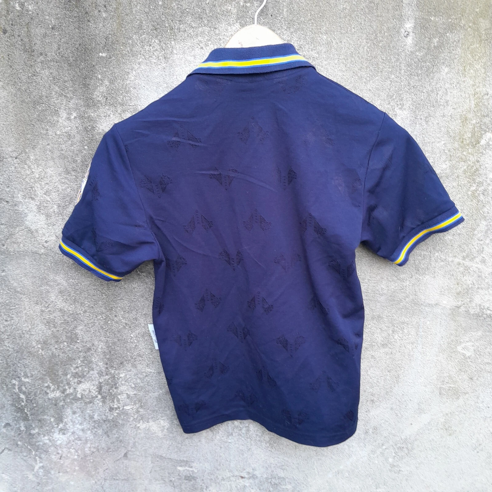 Hellas Verona 1997-98 home football shirt / jersey. Small mens. 38 - Image 5