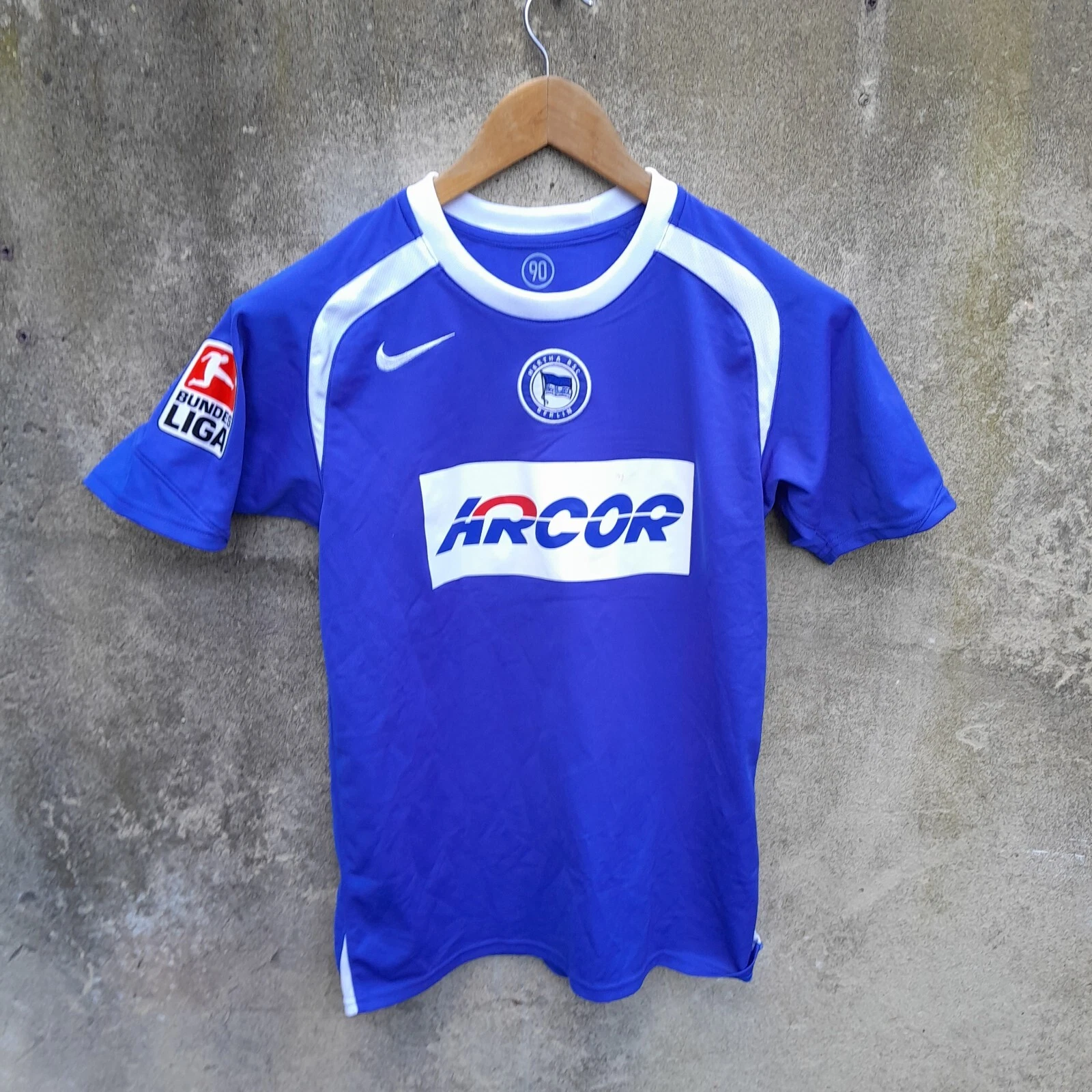 Hertha Berlin 2005-06 home football shirt/ jersey. XS mens - Image 2