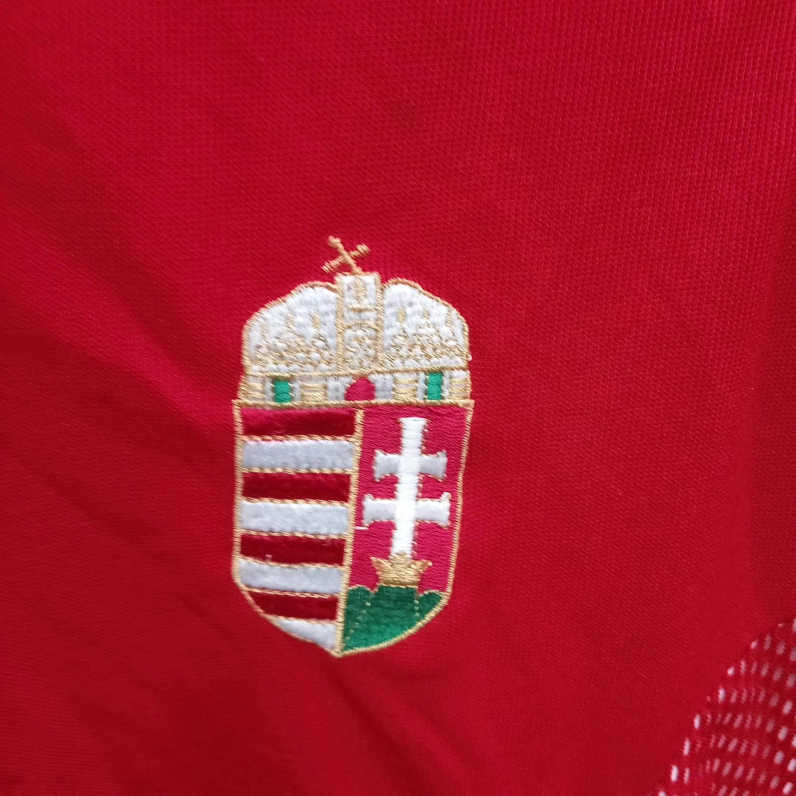 Hungary 2002-04 Home football shirt | jersey, Mens Large - Image 4