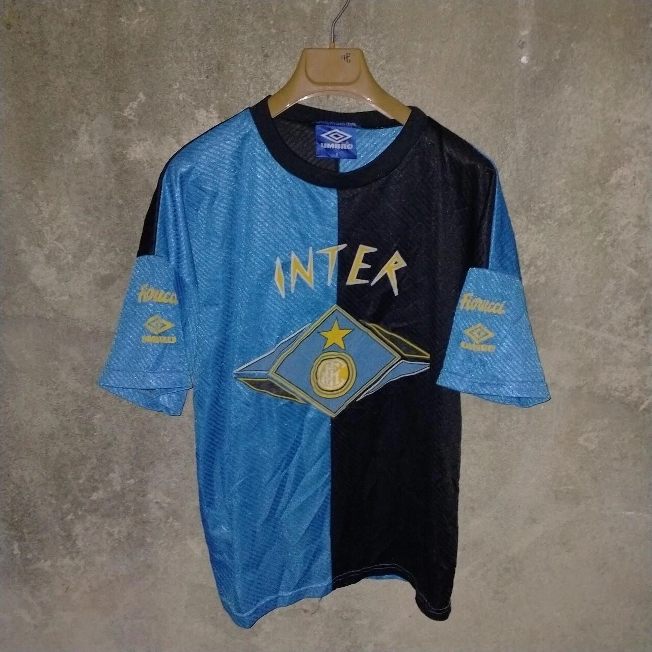 Inter Milan 1993-95 training football shirt / jersey. Small mens. Internazionale