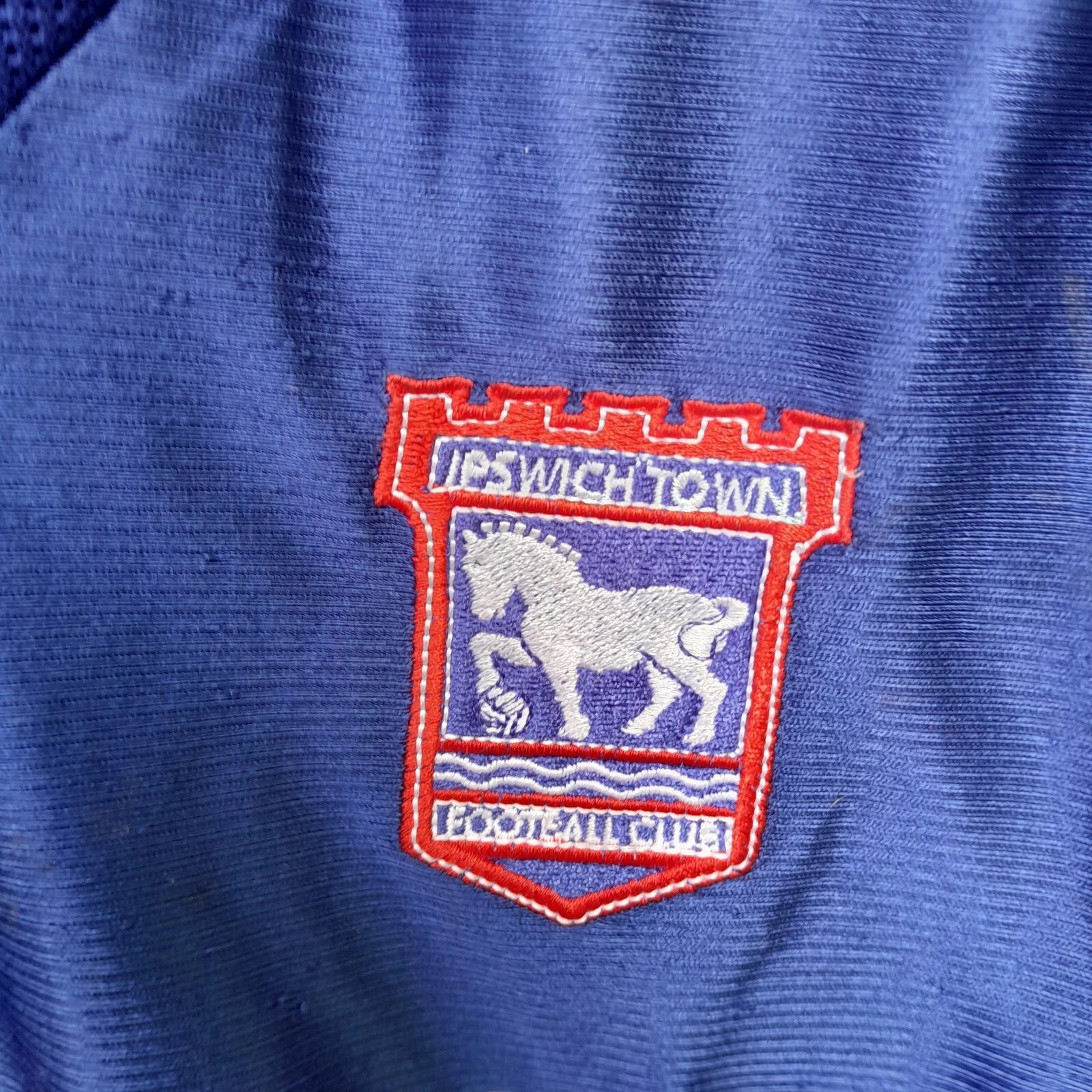Ipswich Town 1999-01 home football shirt / jersey. Small mens - Image 3