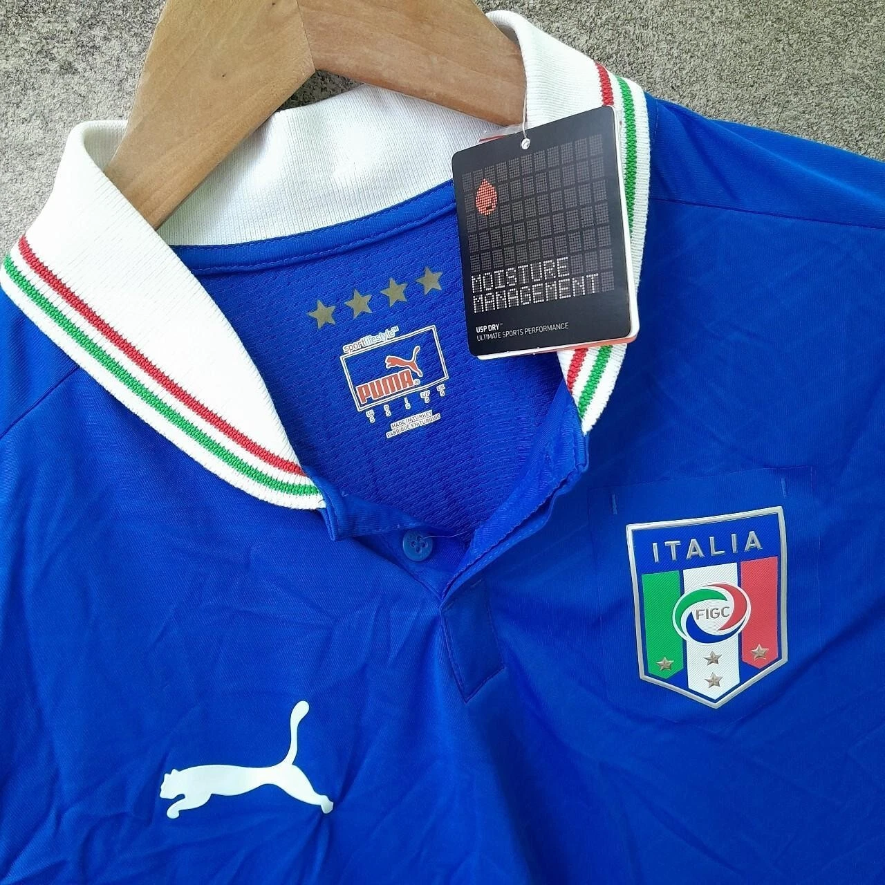 Italy 2012 home football shirt / jersey. Small mens. Long sleeves. Bnwt - Image 2