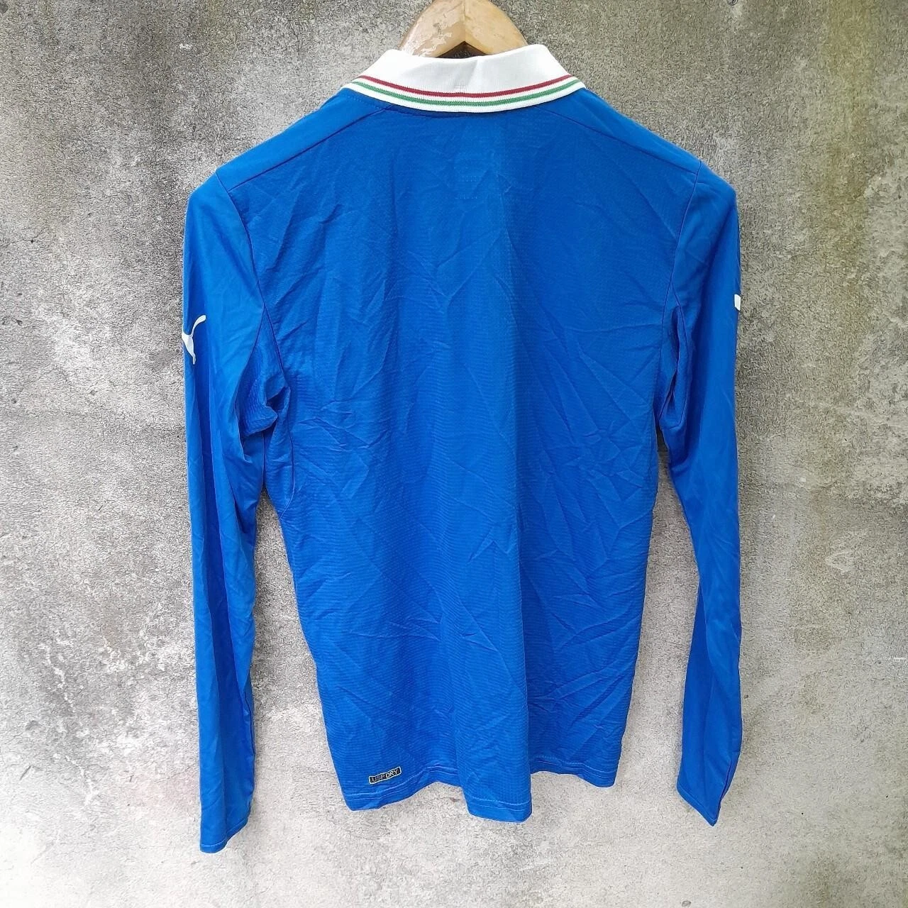 Italy 2012 home football shirt / jersey. Small mens. Long sleeves. Bnwt - Image 5