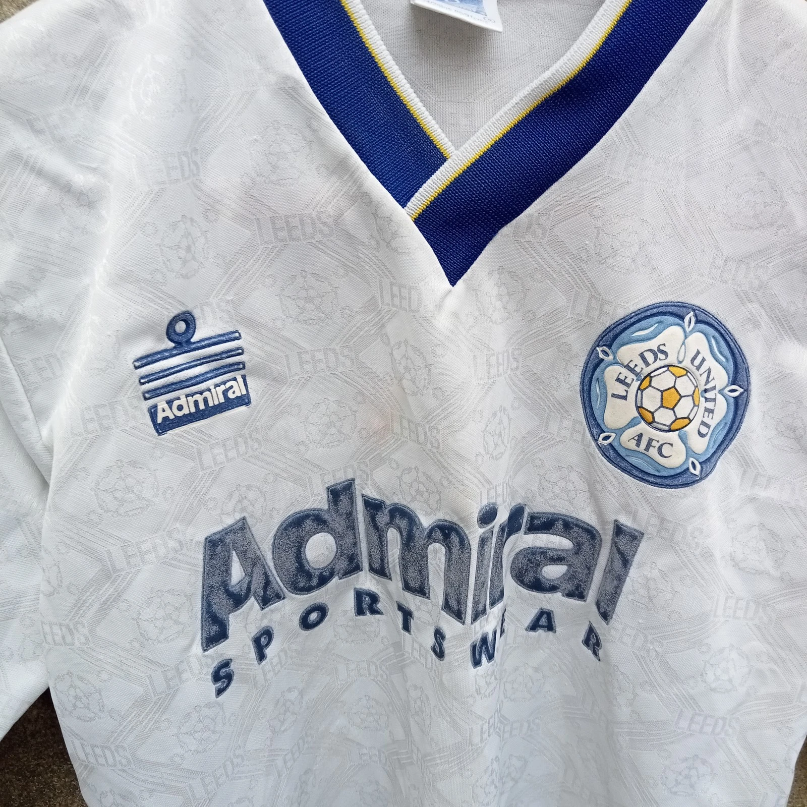 Leeds United 1992-93 Home football shirt, Mens Small - Image 2