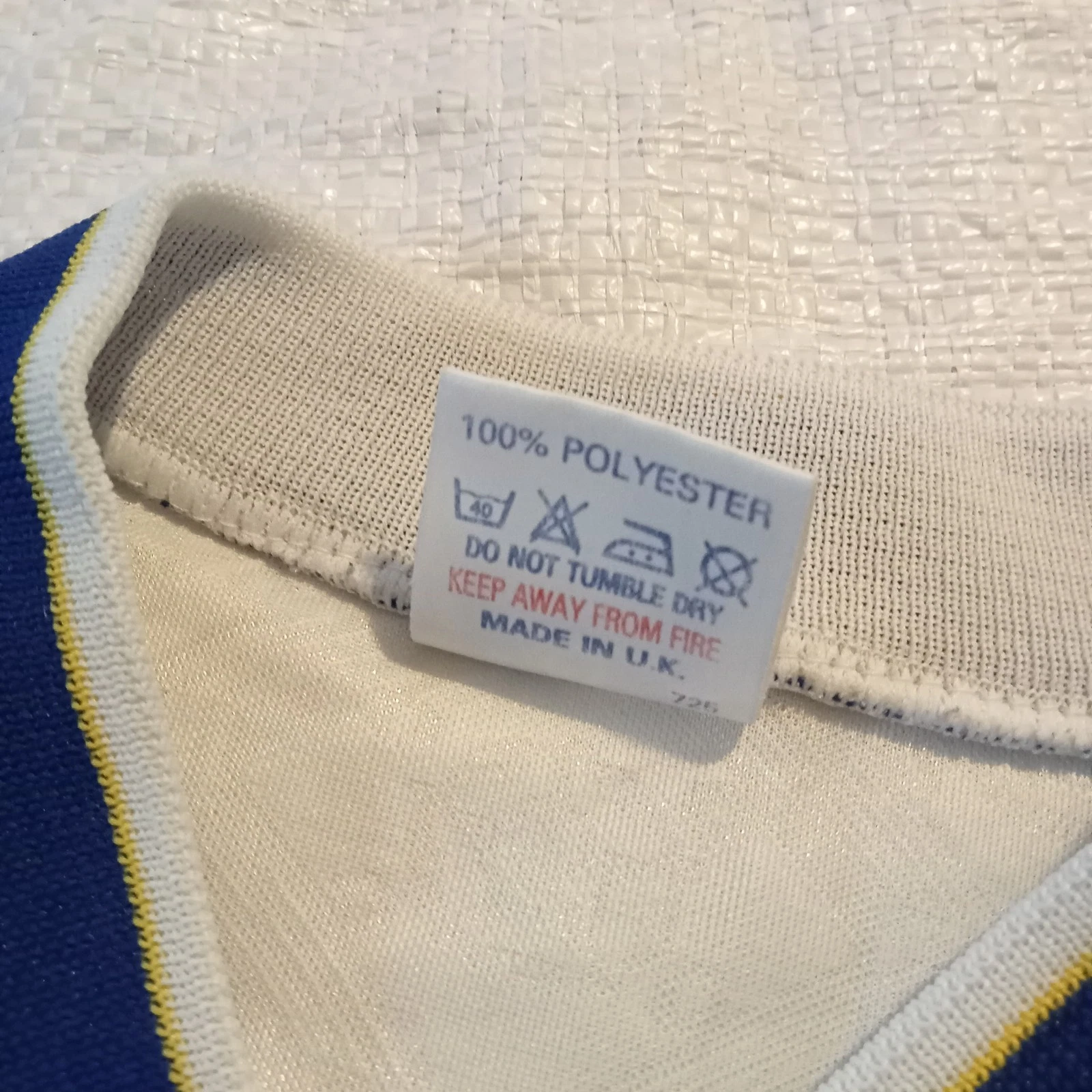 Leeds United 1992-93 Home football shirt, Mens Small - Image 9