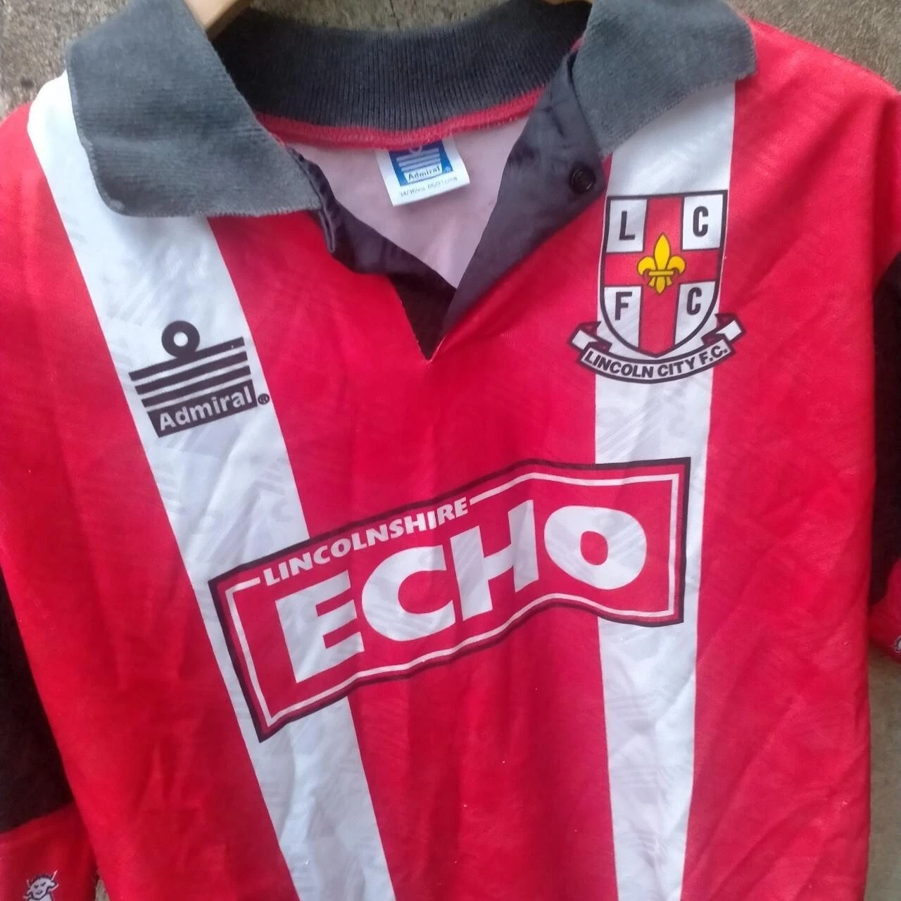 Lincoln City 1994-95 home football shirt/ jersey. Small mens - Image 2