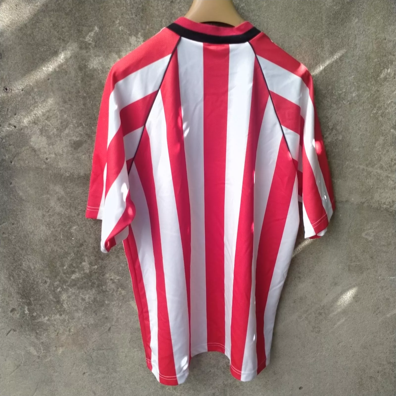 Lincoln City 2003-04 home football shirt / jersey. Medium Mens - Image 3