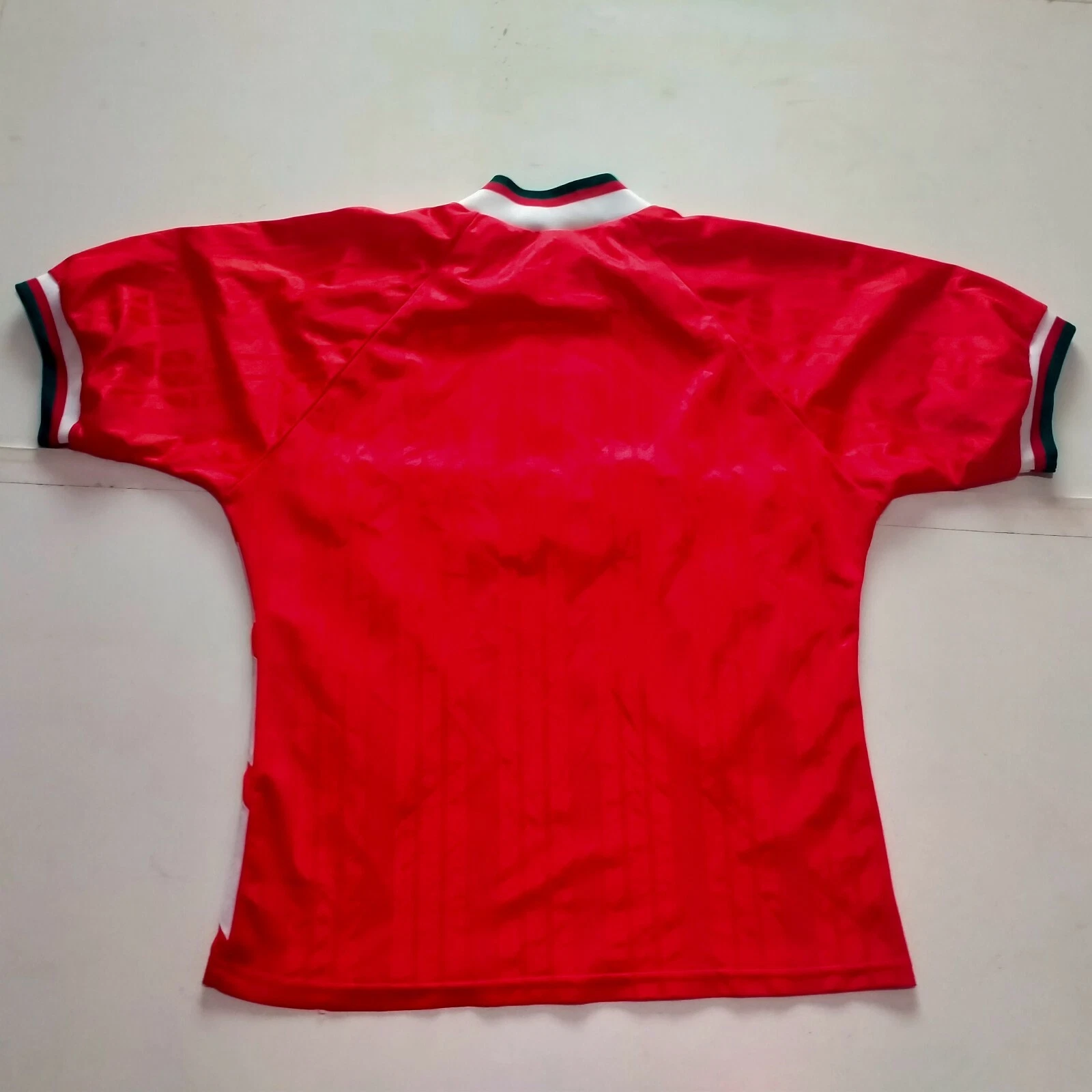 Liverpool 1993-95 home football shirt. Large mens. 42-44" - Image 4