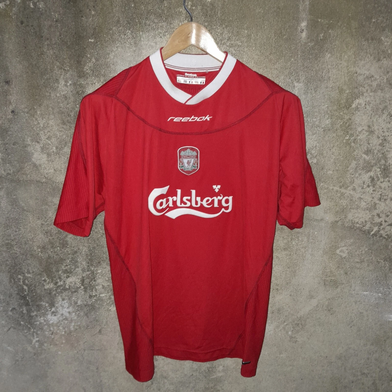 Liverpool 2002-04 home football shirt / jersey. Large Mens