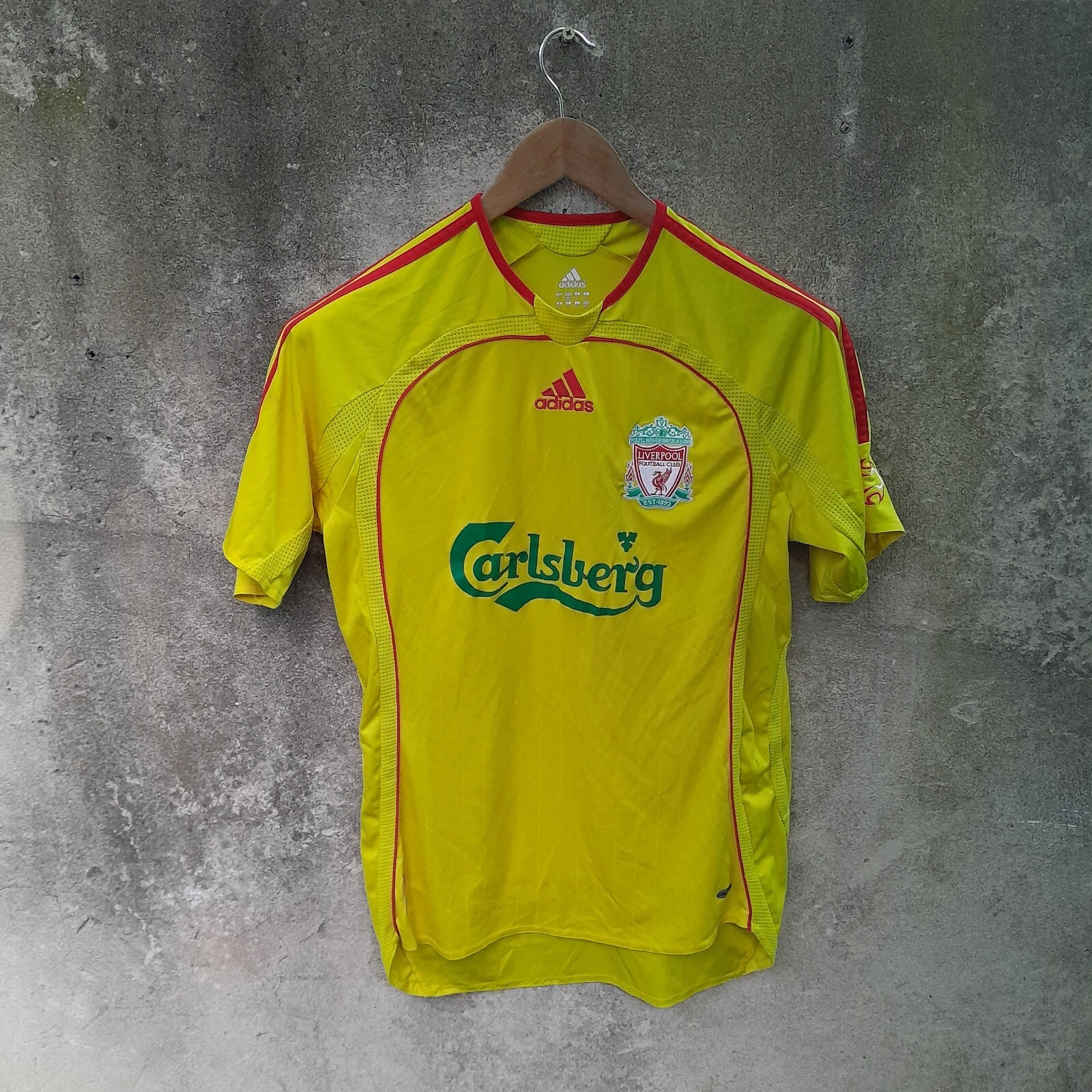 Liverpool 2006-07 away football shirt / jersey. Small mens