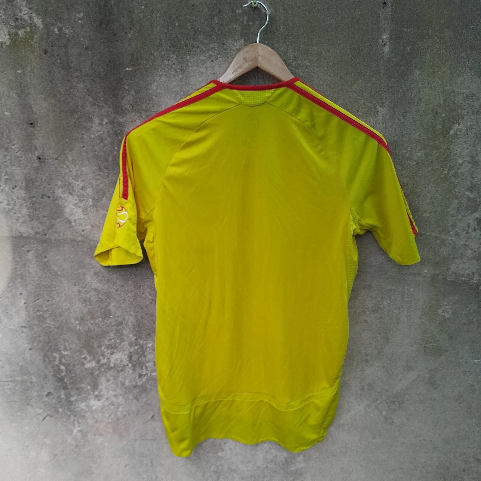 Liverpool 2006-07 away football shirt / jersey. Small mens - Image 4