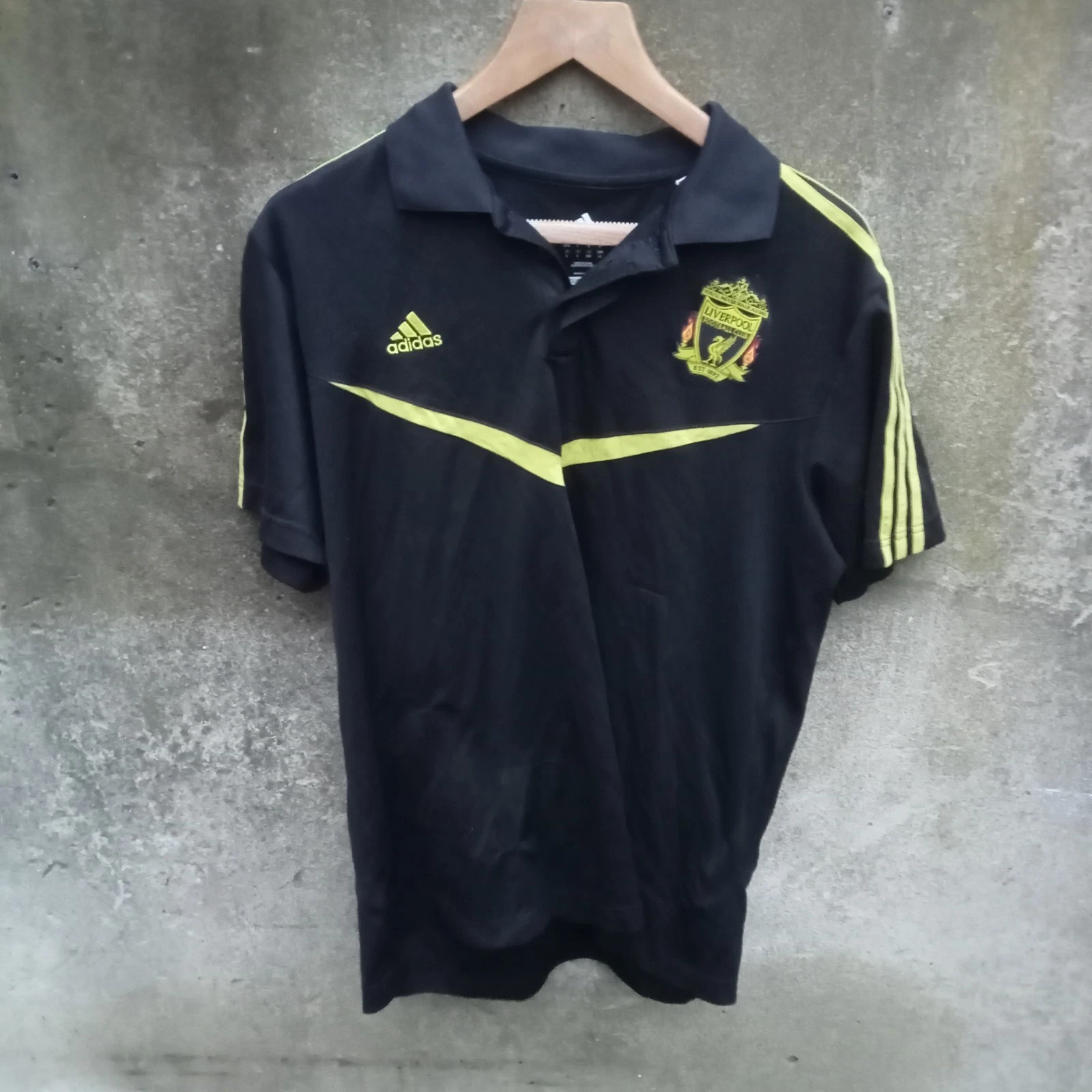Liverpool 2010-11 Training football Polo shirt, Mens Large