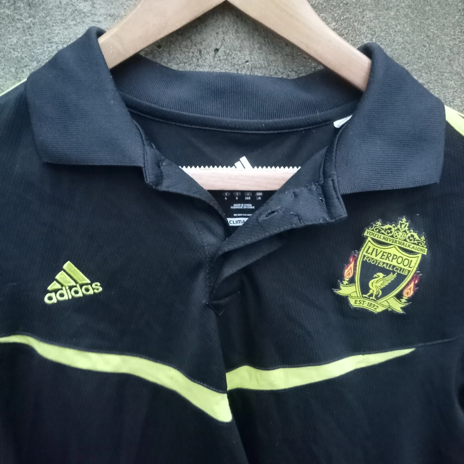 Liverpool 2010-11 Training football Polo shirt, Mens Large - Image 2
