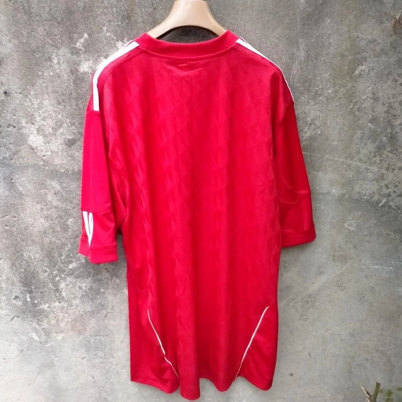 Liverpool 2010-12 home football shirt / jersey. XXL mens. Bnwt - Image 3