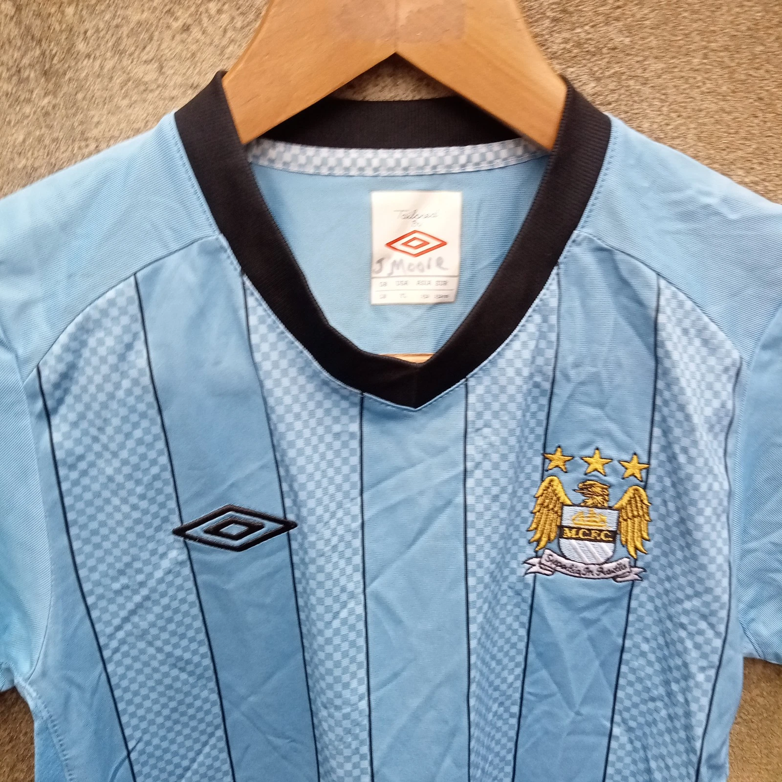 Manchester City 2010-11 home football shirt | jersey, Boys Large 11-12 years - Image 2