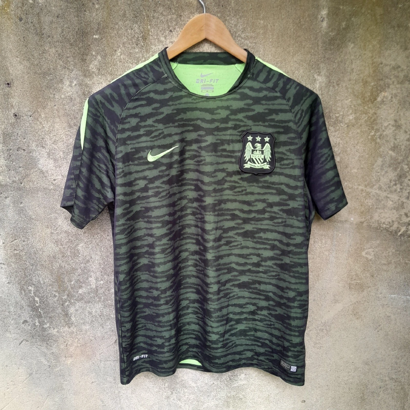 Manchester City 2015-16 camo training football shirt / jersey. XL mens.
