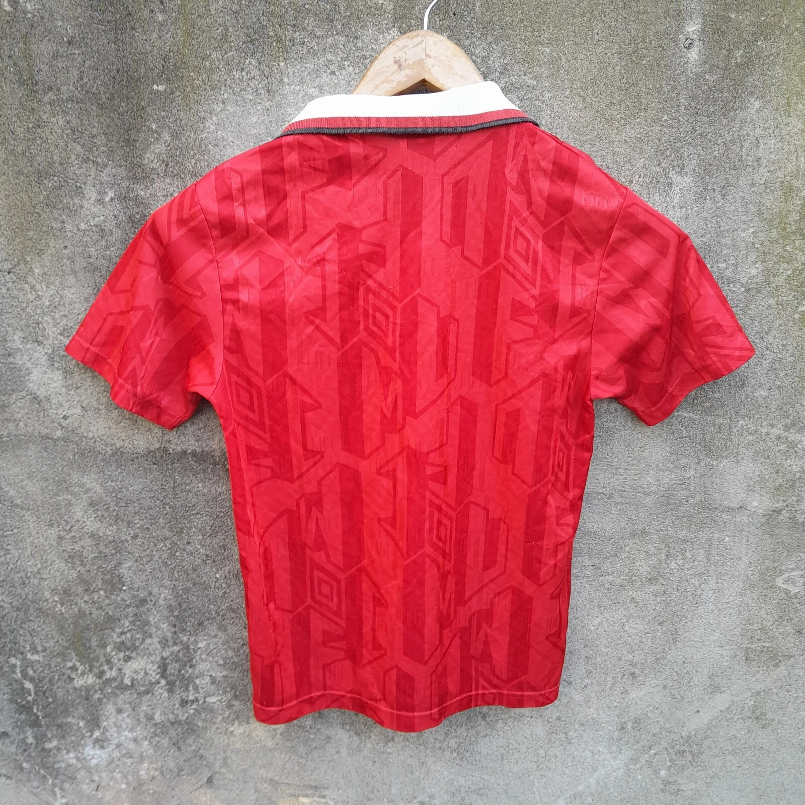 Manchester United 1992-93 home football jersey / shirt. Large boys. - Image 4