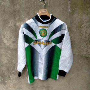 Manchester United 1996-98 goalkeeper football shirt / jersey. XS - Small mens