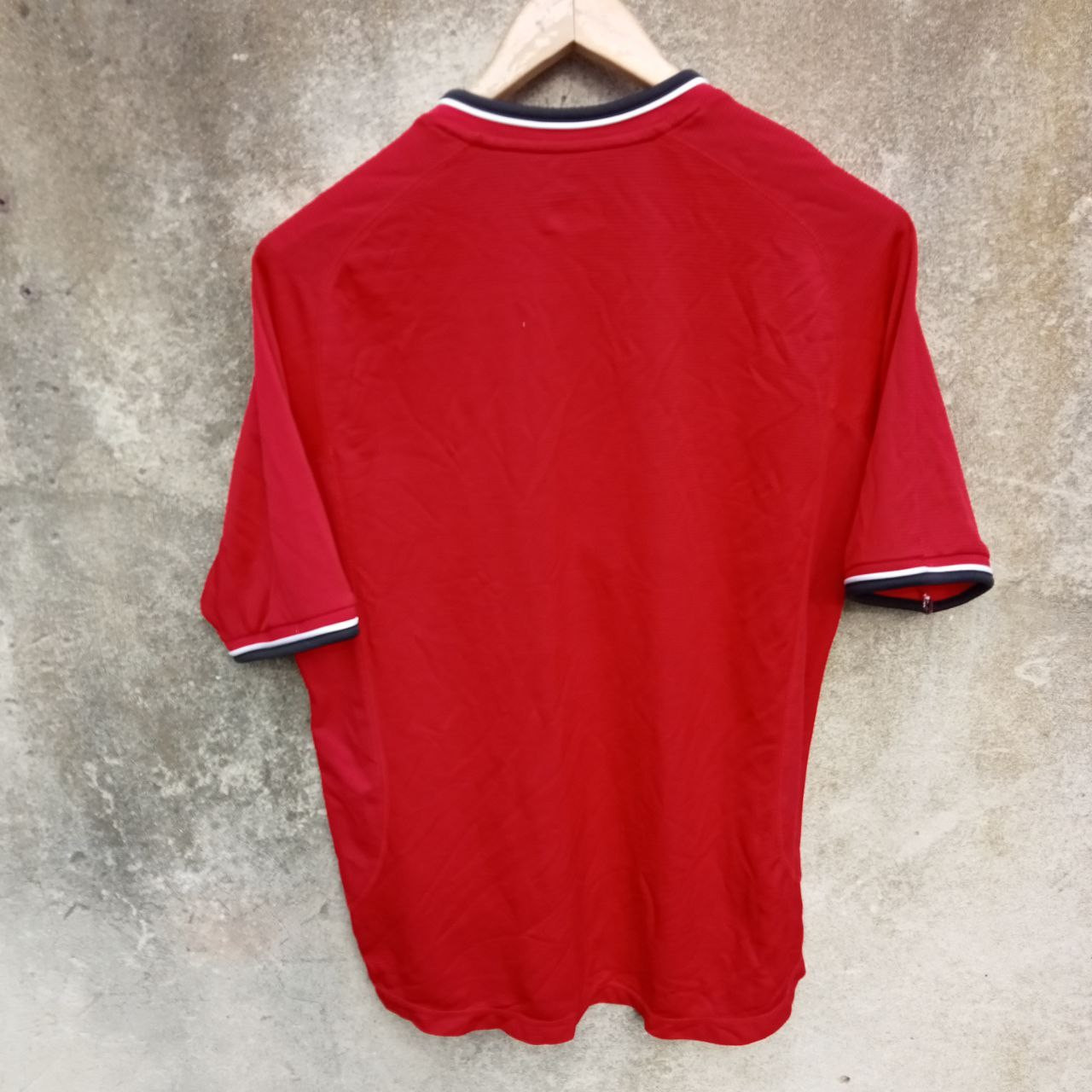 Manchester United 2000-02 home football shirt / jersey. Large mens. 43" - Image 2