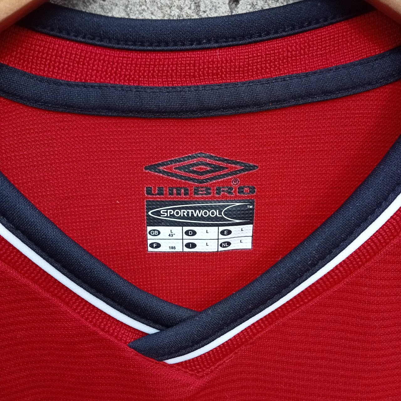 Manchester United 2000-02 home football shirt / jersey. Large mens. 43" - Image 5