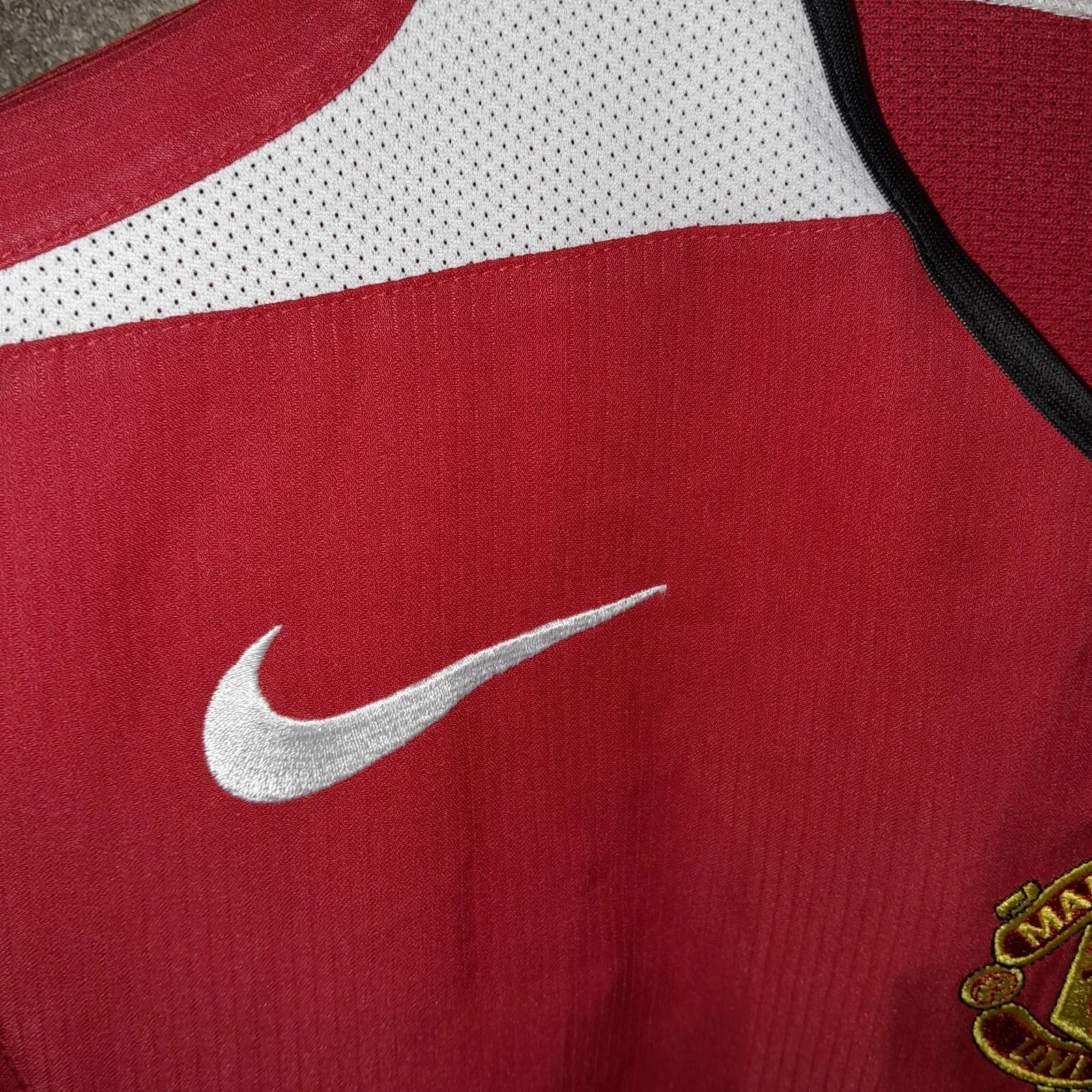 Manchester United 2004-05 home football jersey / shirt. Large mens. - Image 3