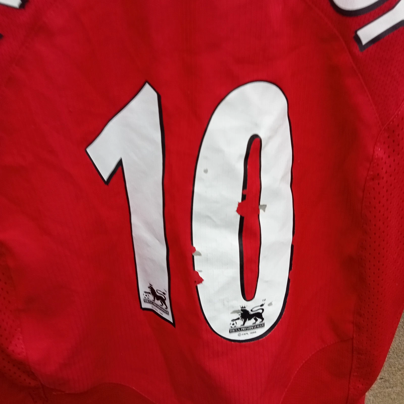 Manchester United 2004-05 home football shirt | jersey, Boys small NISTELROOY - Image 6