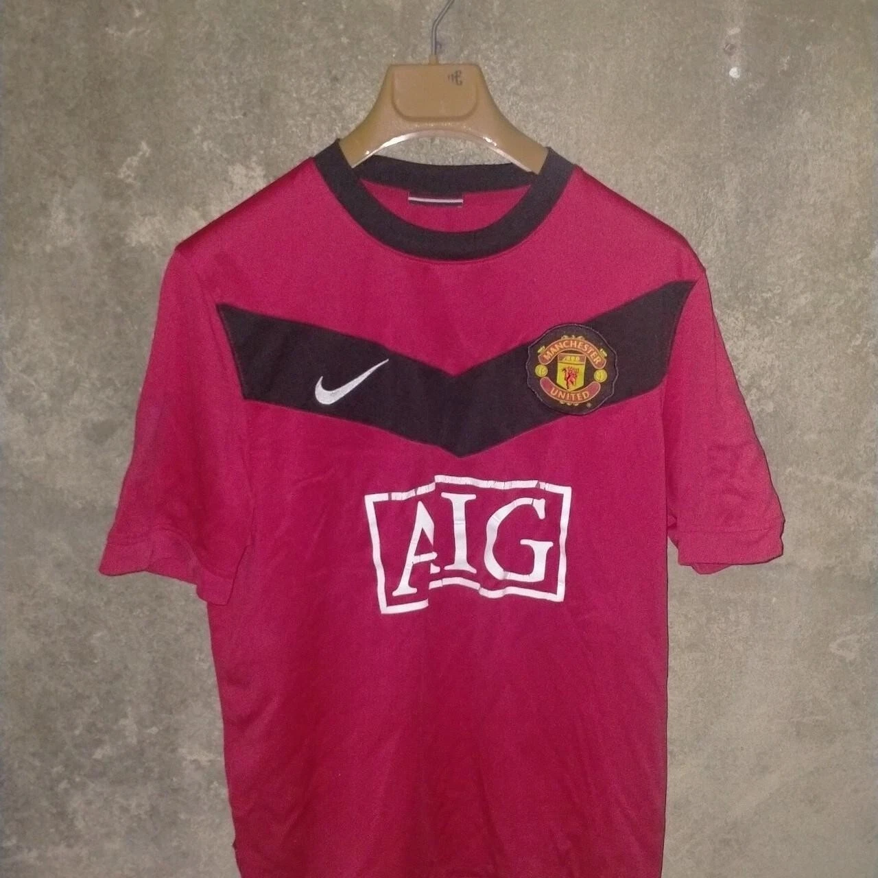 Manchester United 2009-10 home football shirt/ jersey. Medium mens. Giggs 11 - Image 2