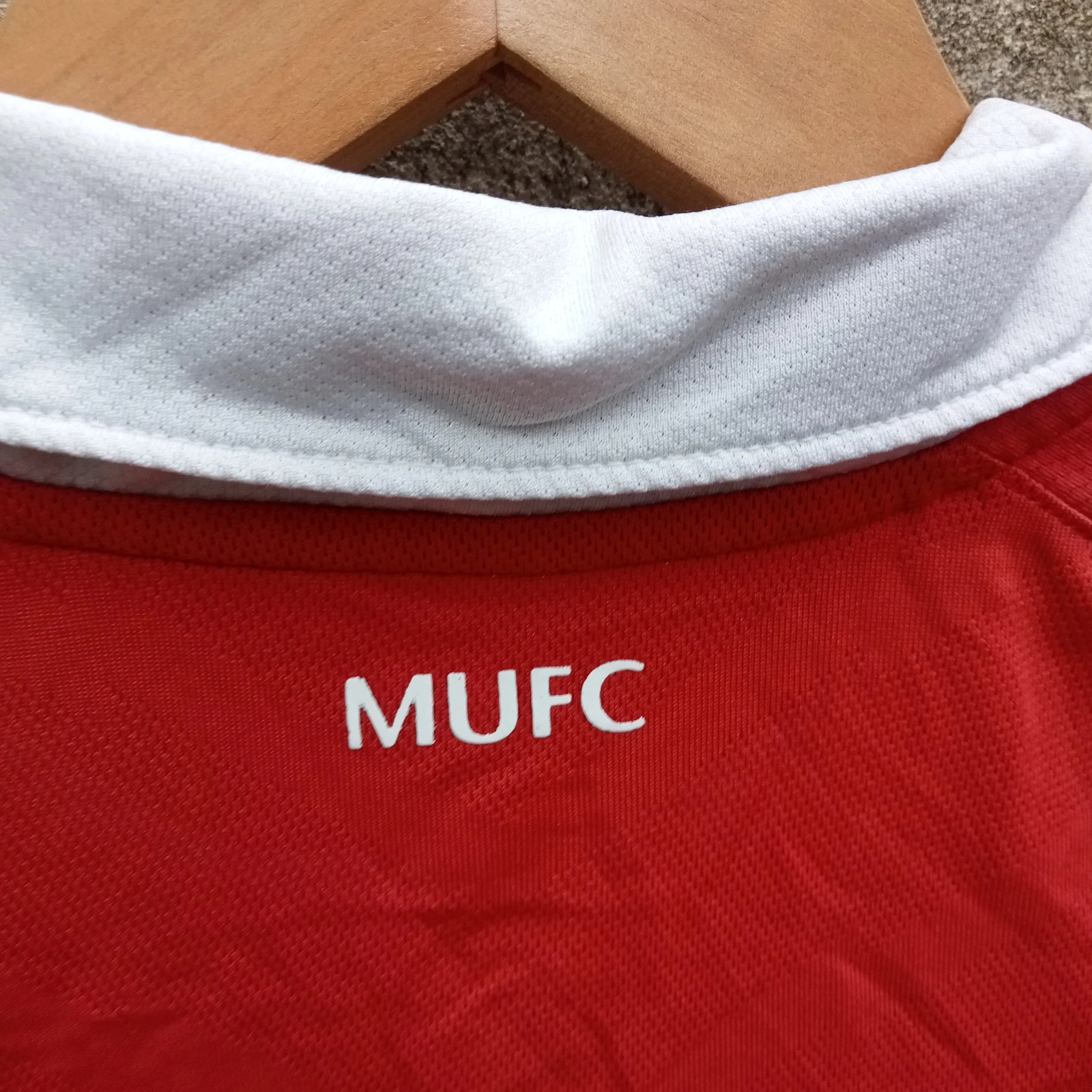 Manchester United 2010-11 home football shirt | jersey, Boys Medium 10-12 years - Image 6