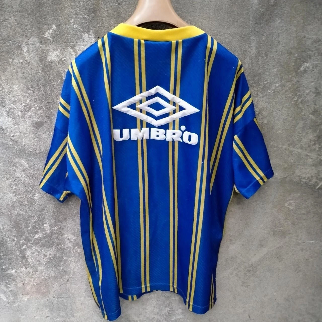 Manchester United mid 90s blue training football shirt / jersey. Large mens - Image 2
