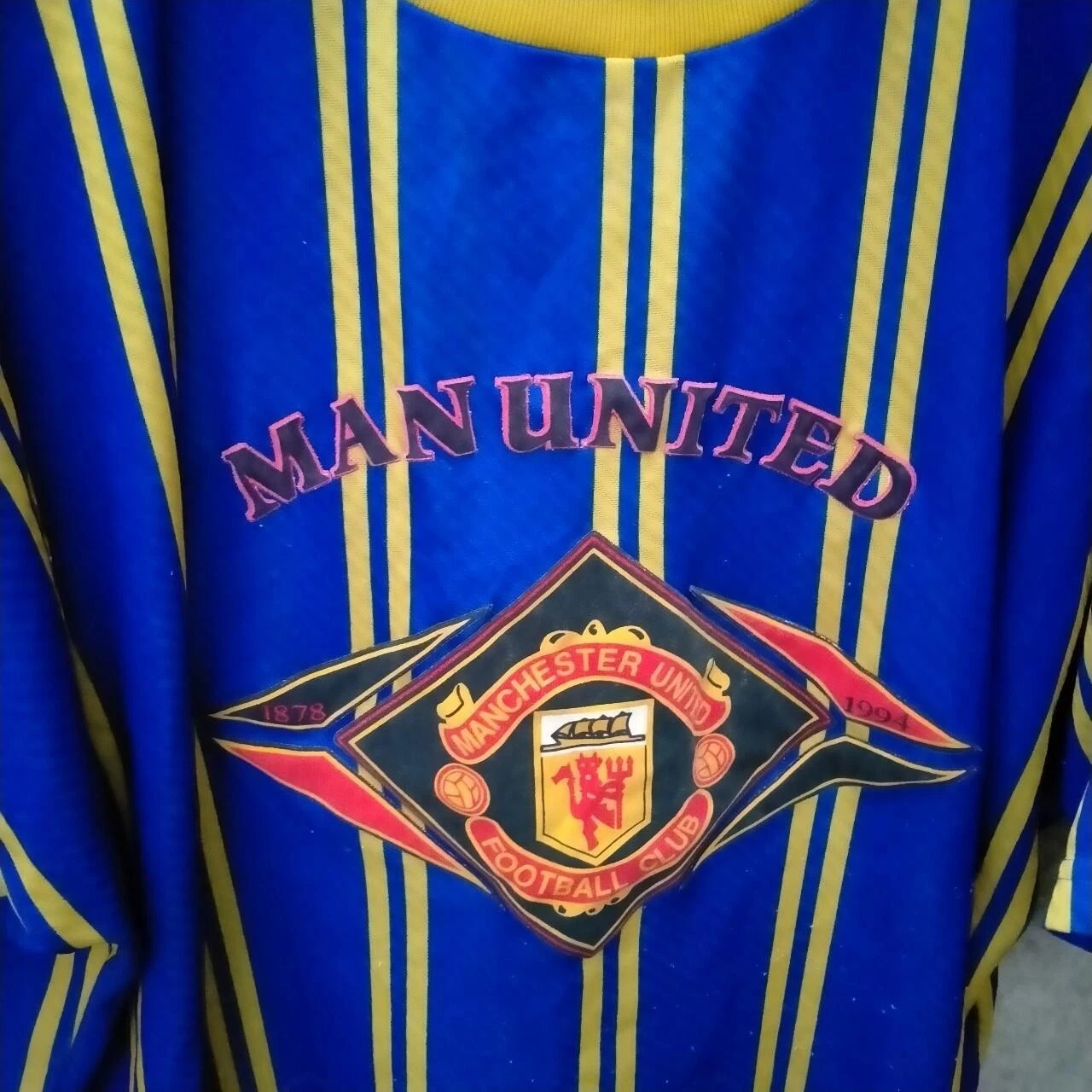 Manchester United mid 90s blue training football shirt / jersey. Large mens - Image 3