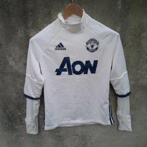 Manchester United training football shirt / jersey. XL boys. Long sleeves.