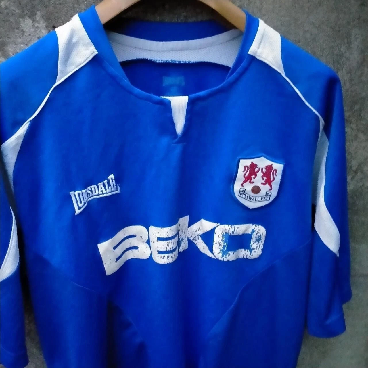 Millwall 2005-06 home football shirt / jersey. Medium mens - Image 2