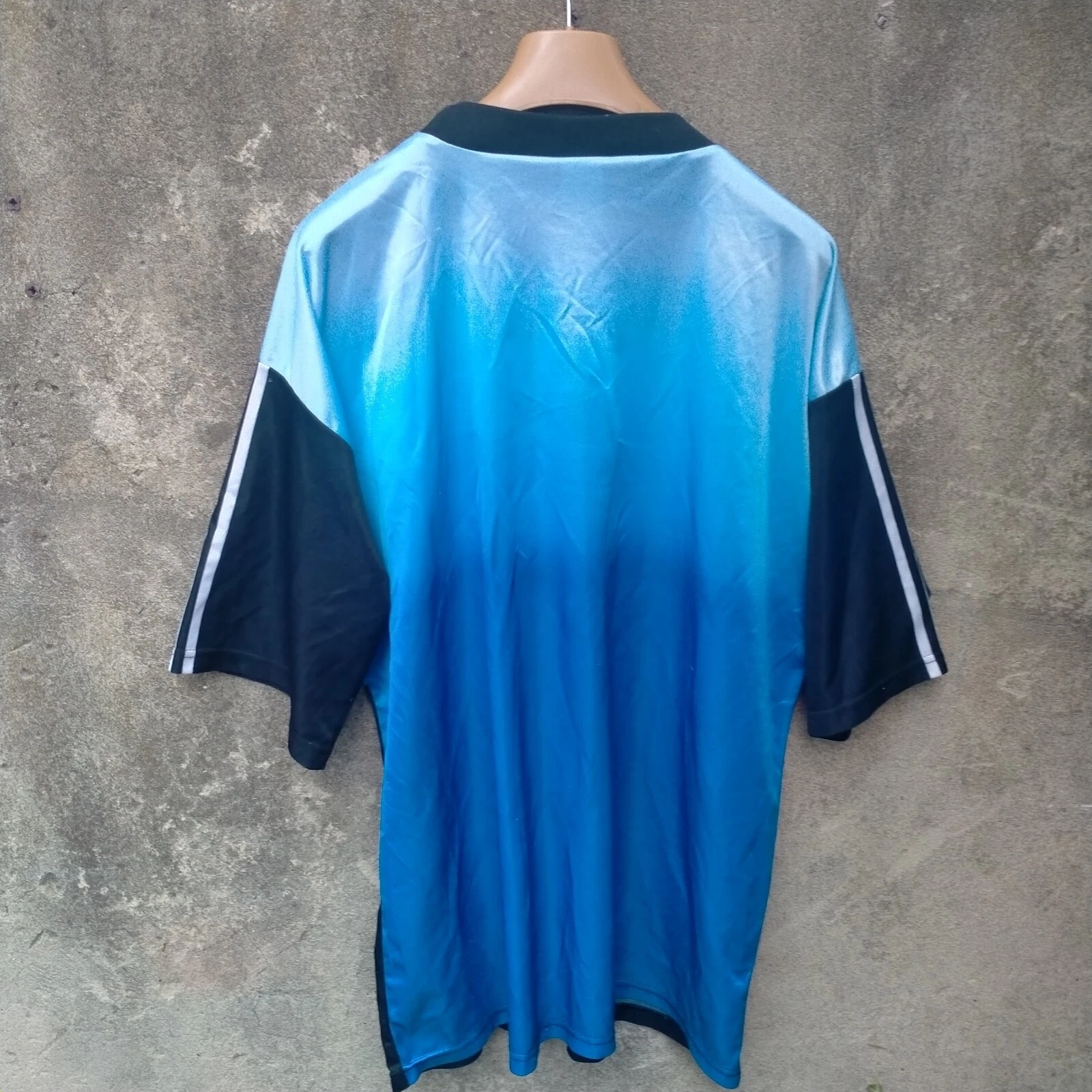 Newcastle United 1996-97 football jersey training shirt. Large mens - Image 2