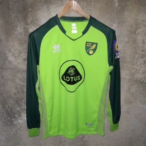 Norwich City 2020-21 football shirt / jersey long sleeves Large mens. Bnwot