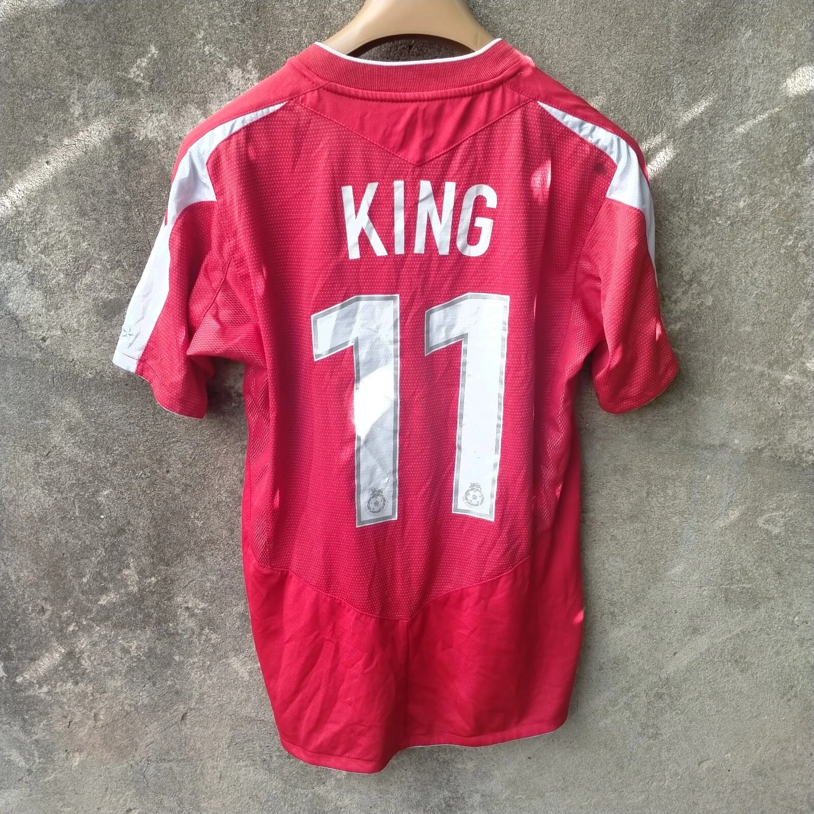 Nottingham Forest 2004-06 home football shirt / jersey. Small mens Marlon King