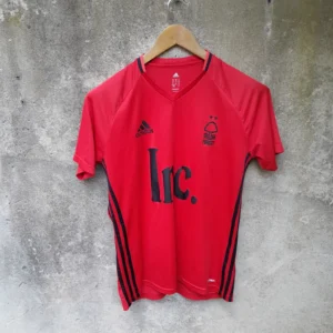 Nottingham Forest 2015-16 youth home football shirt / jersey. Medium mens.