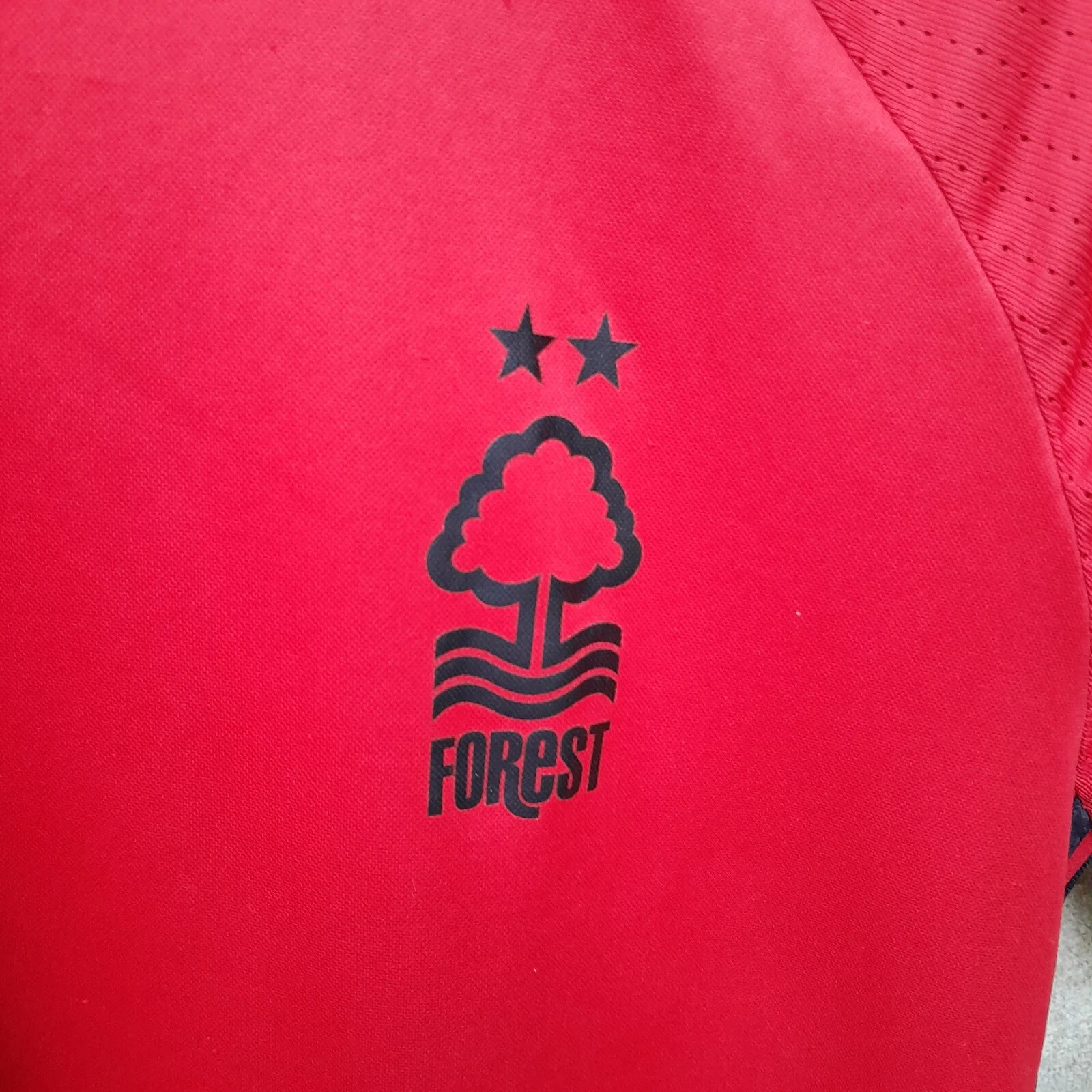 Nottingham Forest 2015-16 youth home football shirt / jersey. Medium mens. - Image 3