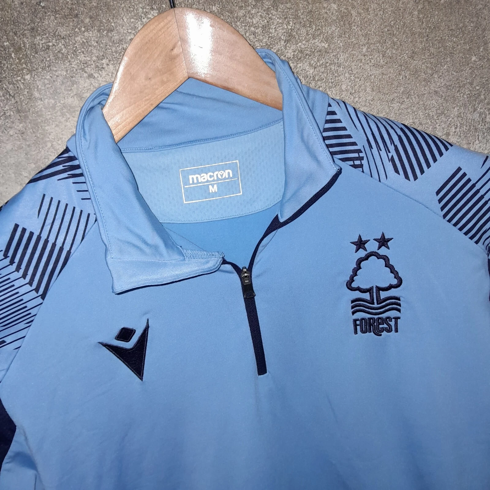 Nottingham Forest training football 1/4 zip sweatshirt / jersey Medium mens - Image 2