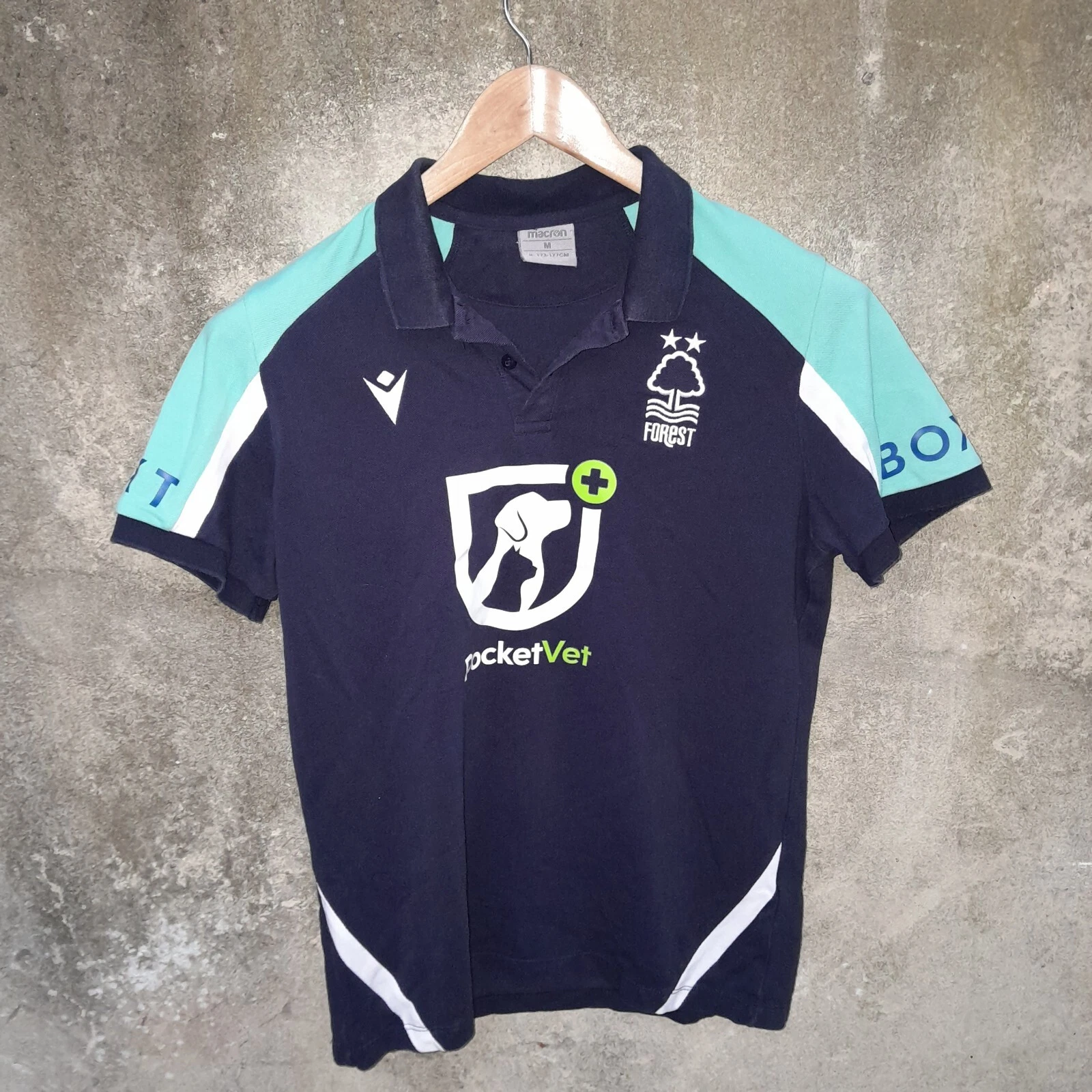 Nottingham Forest training football polo shirt / jersey Medium mens.
