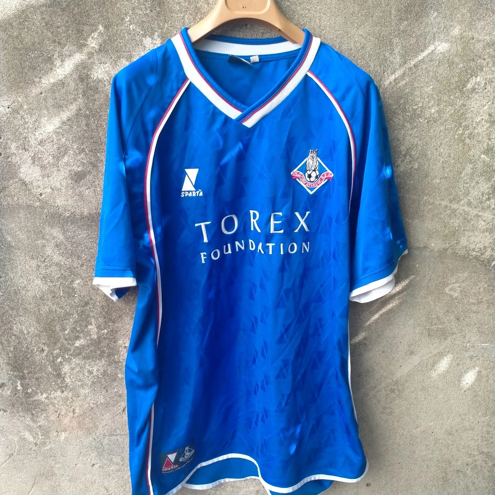 Oldham Athletic 2002-03 home football shirt / jersey. XL Mens Sparta