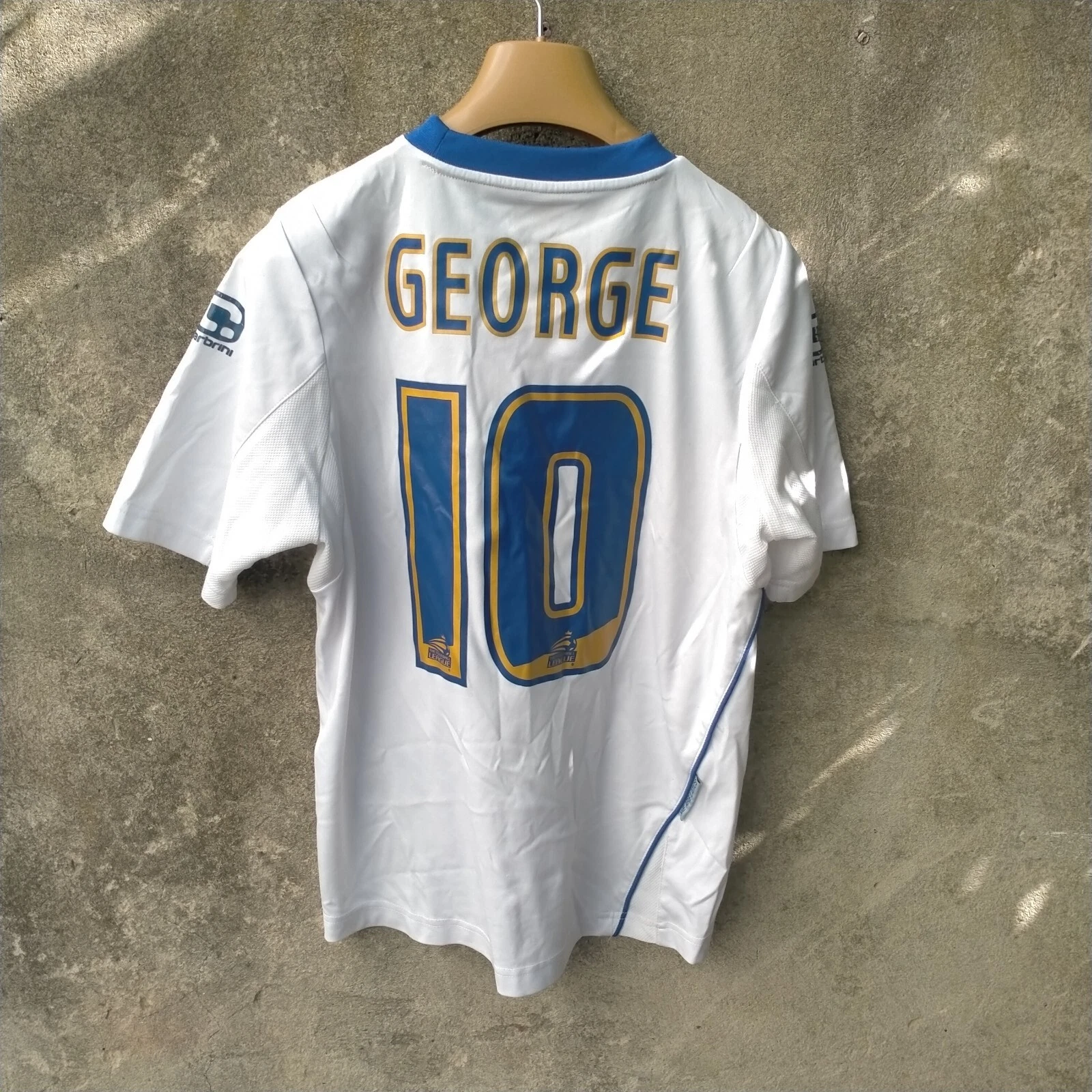 Oldham Athletic 2010-11 3rd football shirt / jersey. Large boys. Third - Image 3
